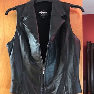 Wilsons leather zip up sleeveless top